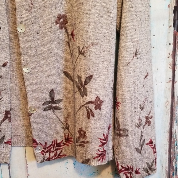 💥🔔Z-Line Floral Cardigan - Picture 2 of 4